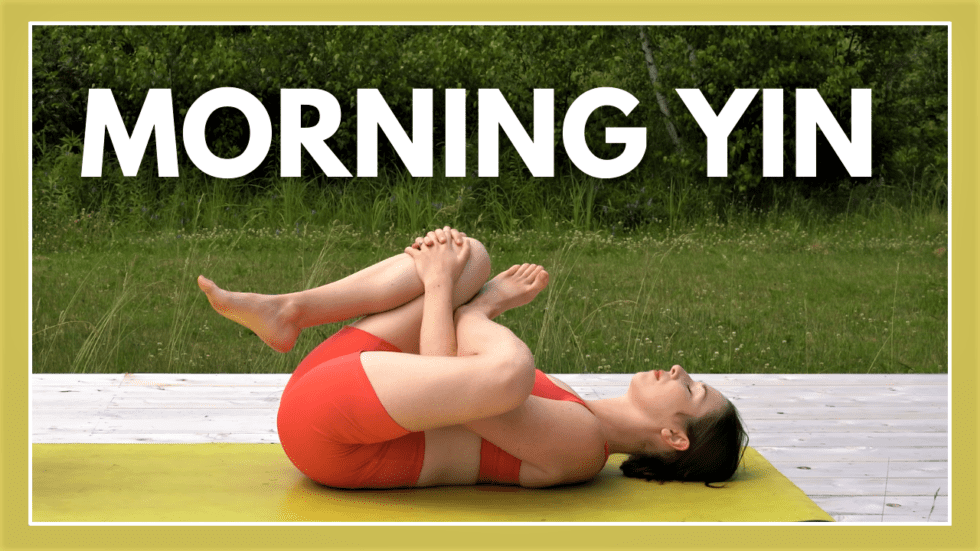 15 Min Morning Yin Yoga Wake Up STRETCH Yoga With Kassandra